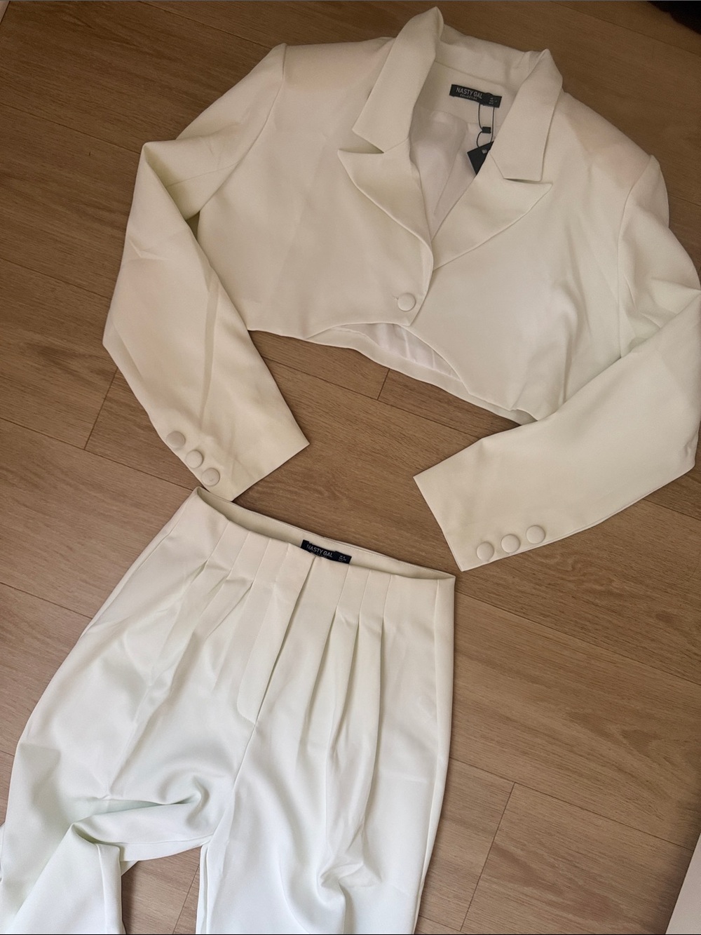 Off-White Cropped Blazer Shoulder Pads + Pleated High-Waist Trousers Suit Set